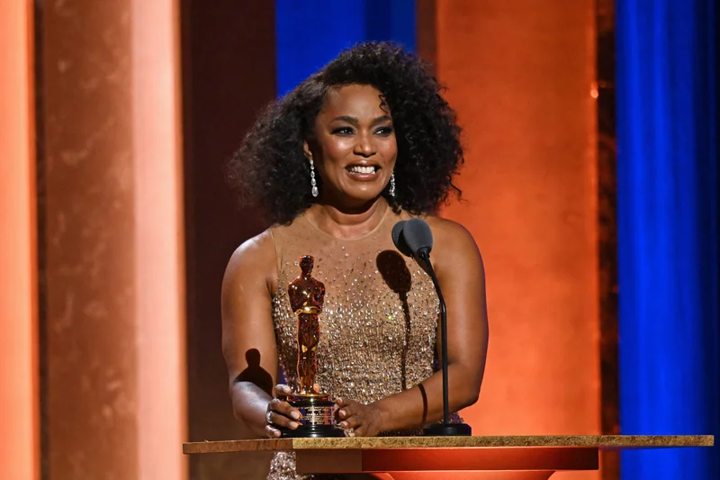 Angela Bassett Honored with an Oscar at the 14th Annual Governor’s Awards 