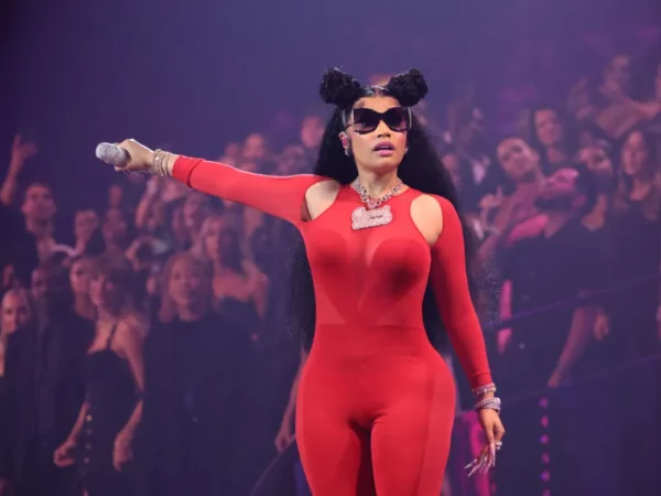 Nicki Minaj Takes the Helm, Blending Fresh Faces and Fond Memories at MTV VMAs 