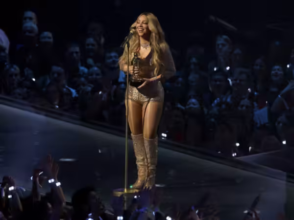 Mariah Carey Wins First Ever MTV VMA
