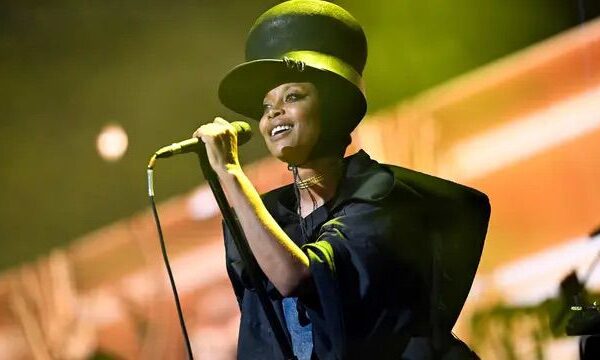 Erykah Badu Clears The Air On Outkast’s ‘Ms. Jackson’ Inspiration
