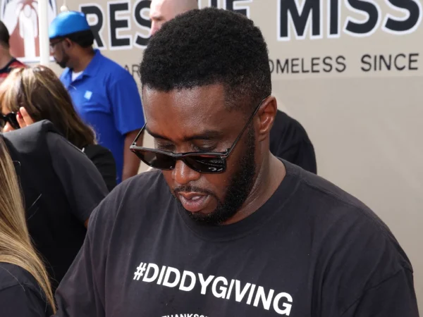 Sean ‘Diddy’ Combs Organizes Thanksgiving Feast For 1,000 Fellow Inmates At Fort Dix