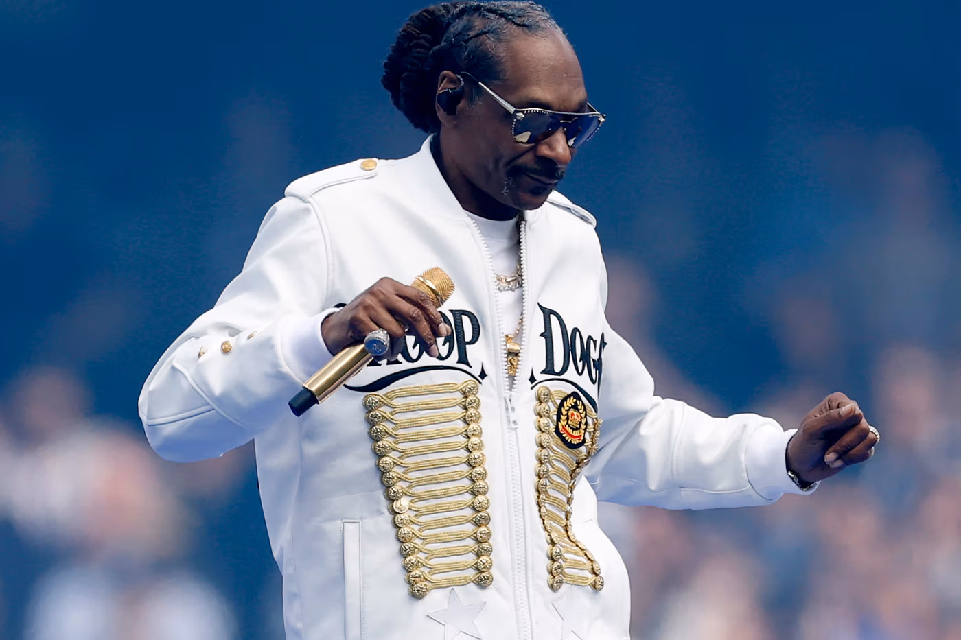 Snoop Dogg To Headline Netflix’s NFL Christmas Halftime
