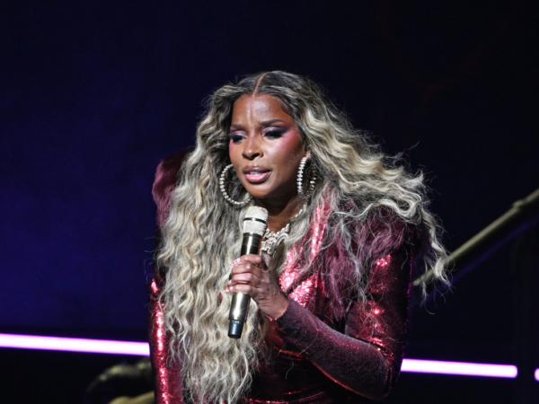 Mary J. Blige’s Brutally Honest Reply To Memes Insulting Her Lack Of Energy On Stage
