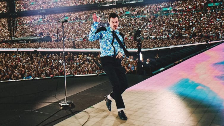 Harry Styles Sets Guinness World Record With Longest Wembley Run